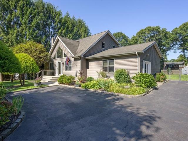 House for sale in Centereach, New York