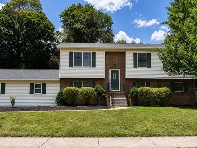 House for sale in Cumberland, Pennsylvania