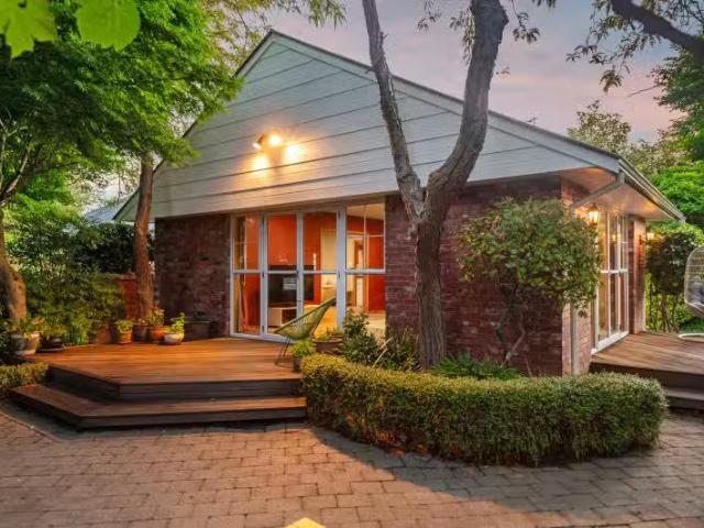 House for sale in Chaslands, Canterbury