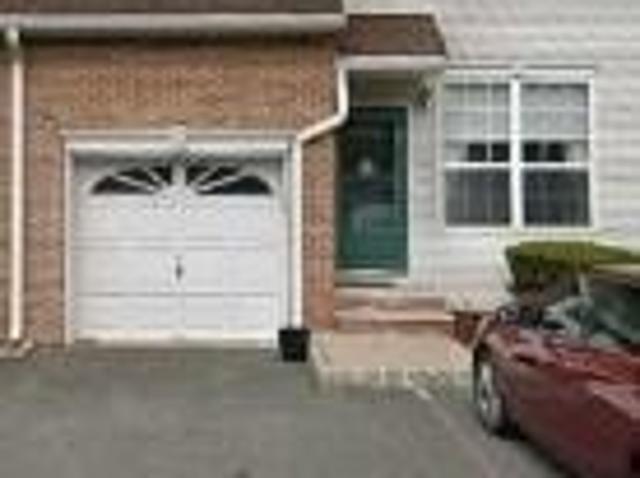 Townhouse for sale in Franklin, New Jersey