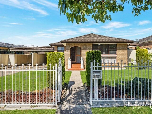 House for rent in Bossley Park, Sydney