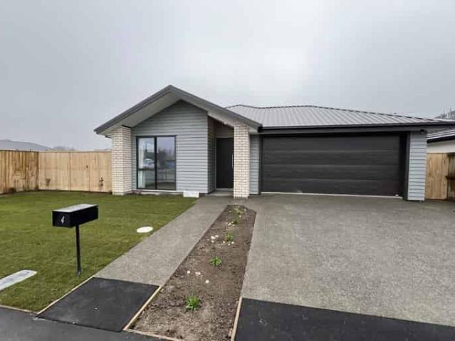 House for rent in Chaslands, Canterbury