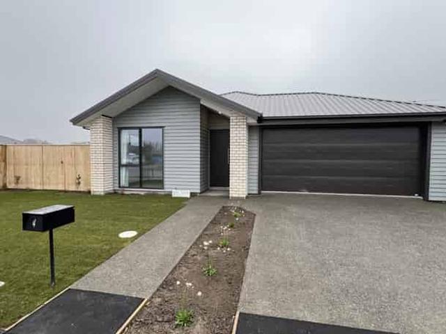 House for rent in Chaslands, Canterbury