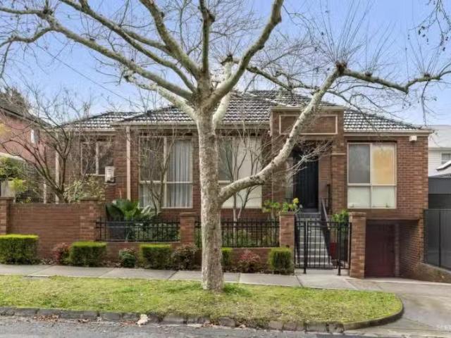 House for rent in Surrey Hills
