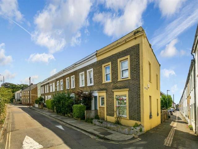 House for rent in London Borough of Richmond upon Thames, Greater London
