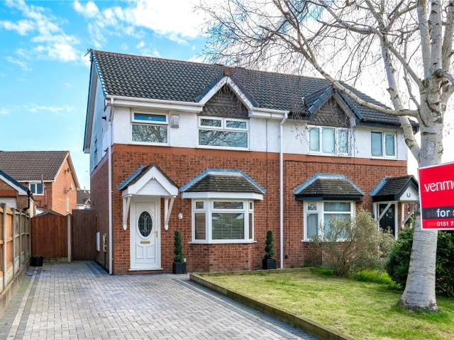 House for rent in Calderstones