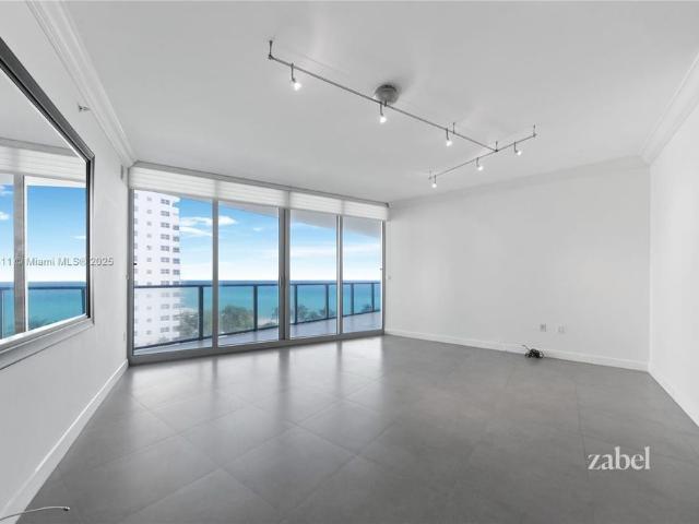 Apartment for sale in Hollywood Apartment for sale in Hollywood