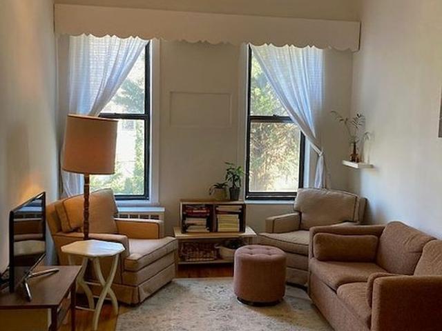 Detached House for rent in Arverne, New York
