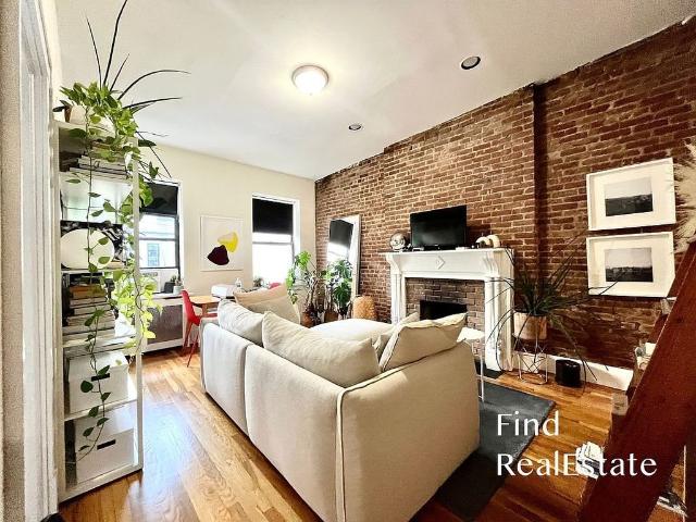 Townhouse for rent in Arverne, New York