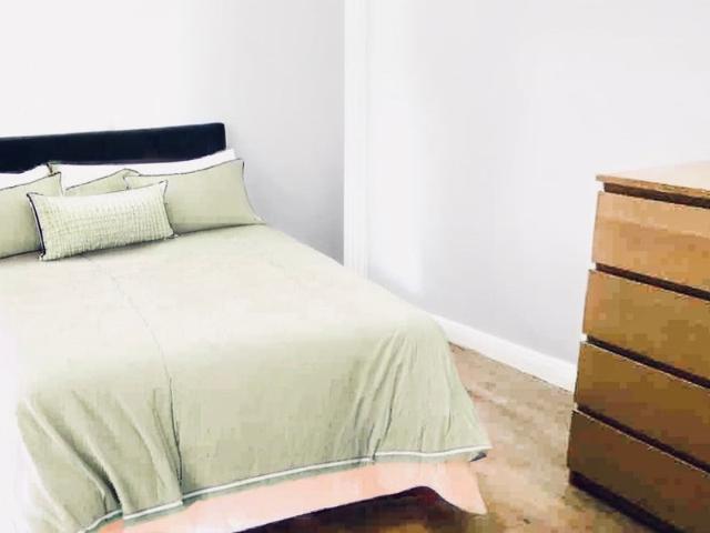 Apartment for rent in Mile End, Greater London