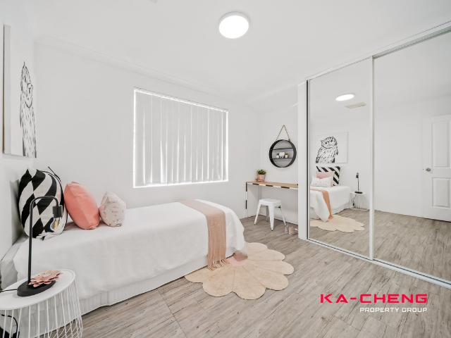 Villa for sale in Cloverdale, Western Australia