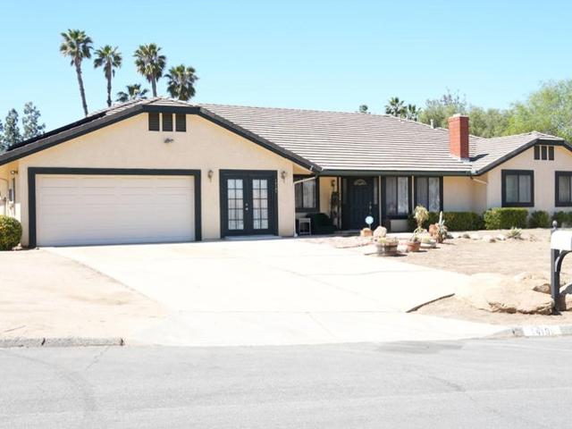 Room for rent in Riverside, California