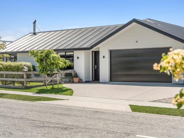 House for sale in Otakou