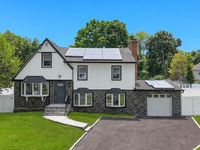 House for sale in Huntington, New York