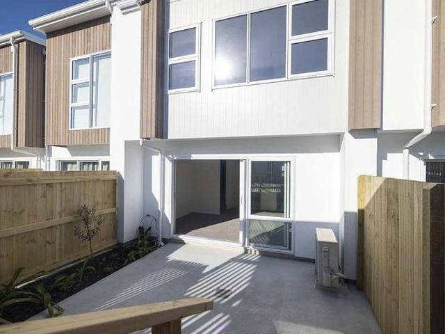 House for rent in Kenepuru Landing, Porirua