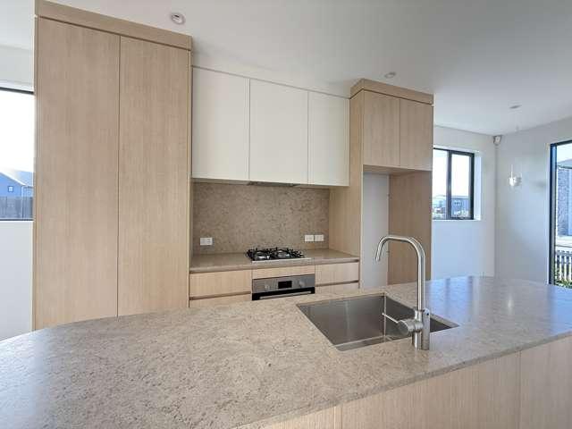 Townhouse for rent in Paremoremo