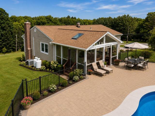 House for sale in Baldwin Place, New York