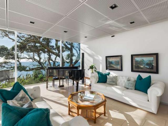 House for sale in Whangaparaoa