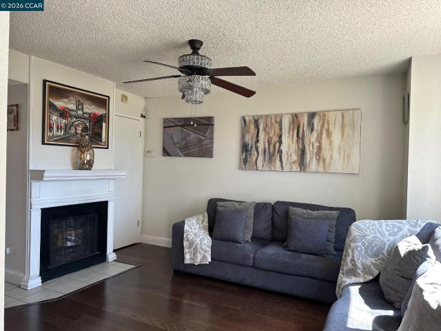 Townhouse for sale in San Pablo, California