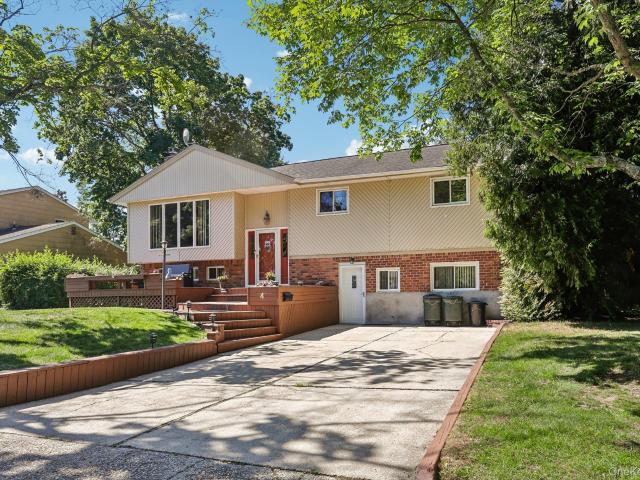 House for sale in Smithtown, New York