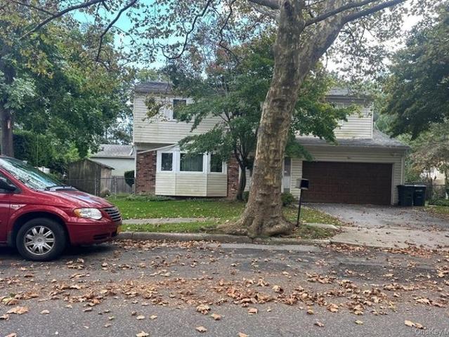 House for sale in Greenlawn, Town of Huntington