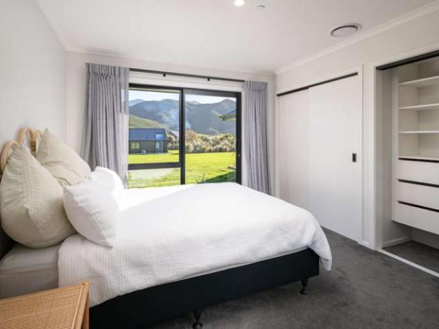 Property for sale in Marlborough