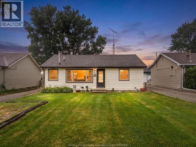 House for sale in Chatham–kent, Ontario