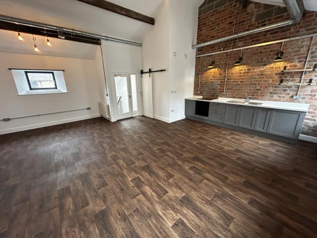 Studio for rent in Longridge, Paradise