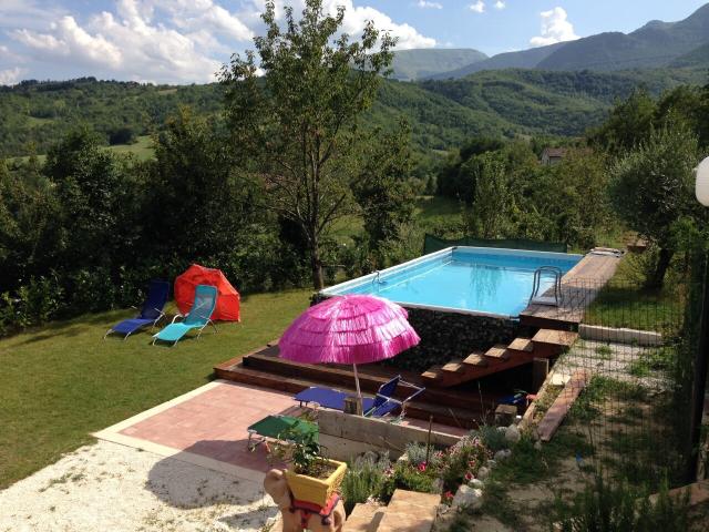 Villa Indipendente in affitto a Morelli, Marche
