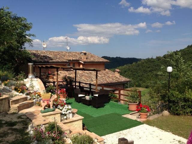 Villa Indipendente in affitto a Morelli, Marche
