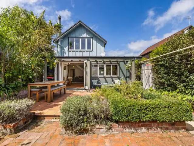 House for sale in Chaslands, Canterbury