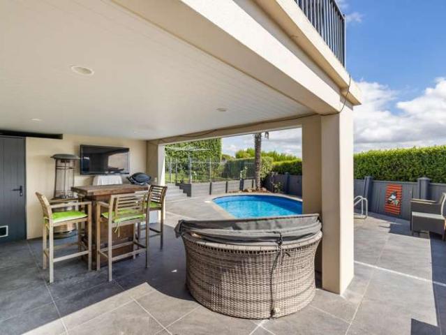 House for sale in Chaslands, Canterbury