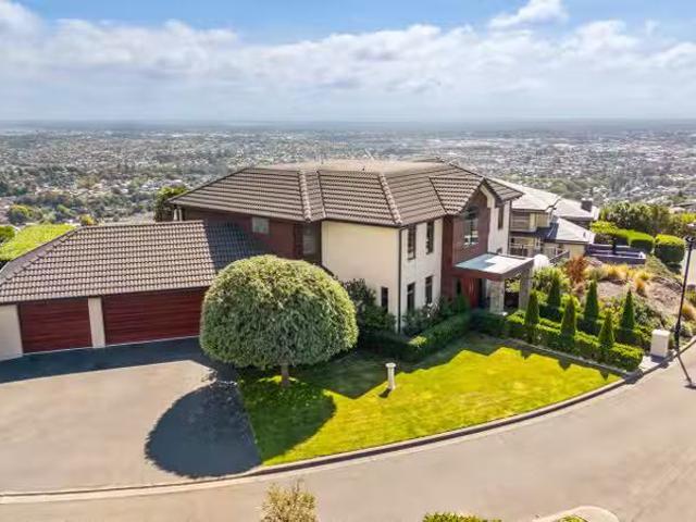 House for sale in Chaslands, Canterbury