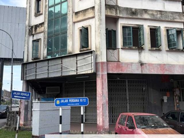 Shop for sale in Langat, Selangor