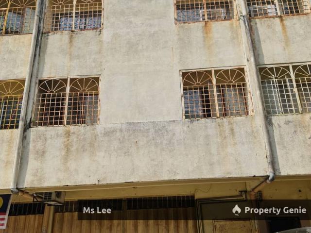 Shop for sale in Kajang, Langat