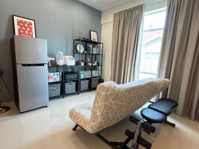 Townhouse for sale in Mukim 13, Georgetown