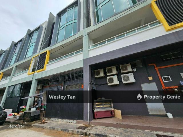Shop for rent in Malaka