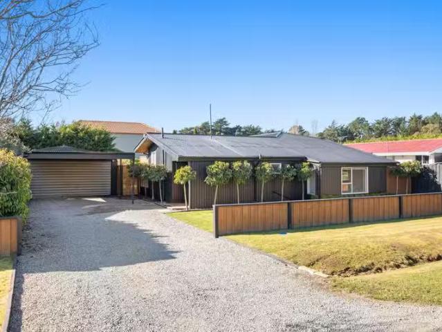 House for sale in Waikuku Beach, Canterbury