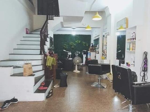 Nhà mặt phố bán tại Hà Nội
