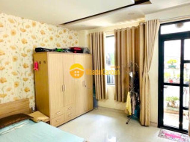 Nhà mặt phố bán