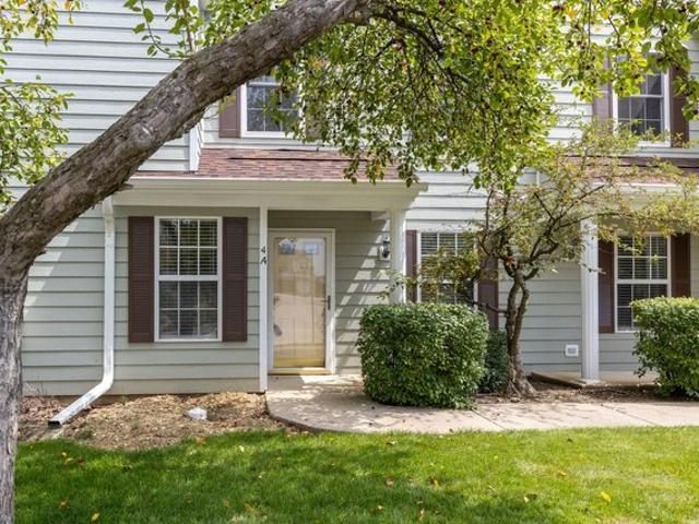 Condo for sale in Streamwood, Illinois