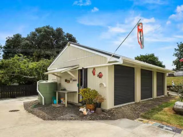 House for sale in Te Puru, Waikato
