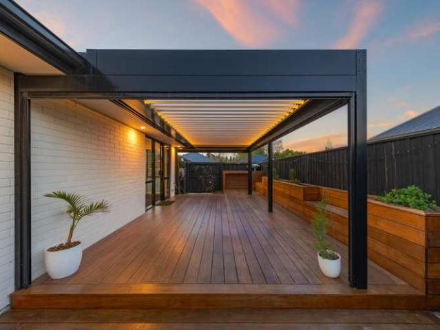 House for sale in Chaslands, Canterbury