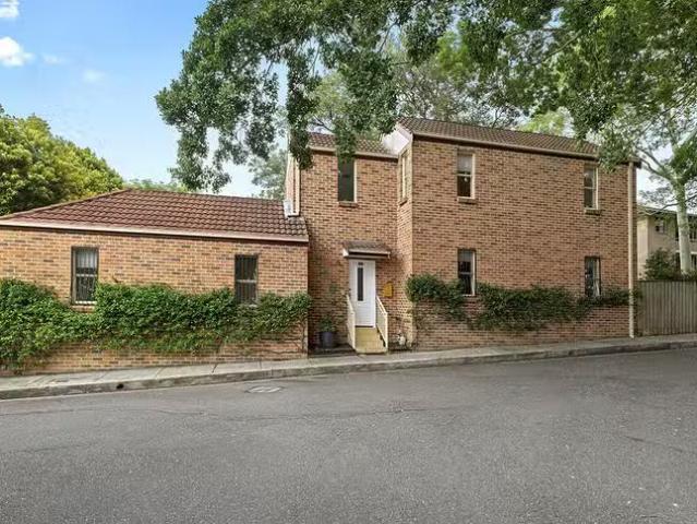 House for rent in Dulwich Hill