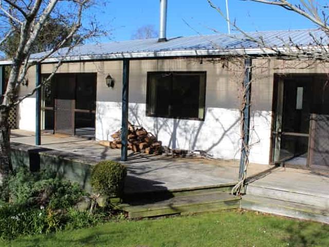 House for rent in Otakou