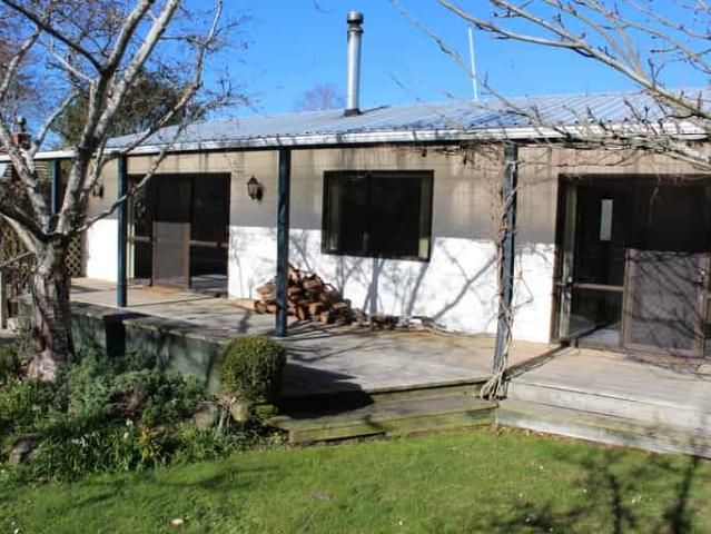 House for rent in Otakou
