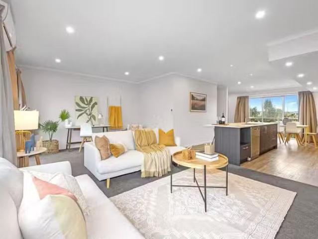 House for sale in Chaslands, Canterbury