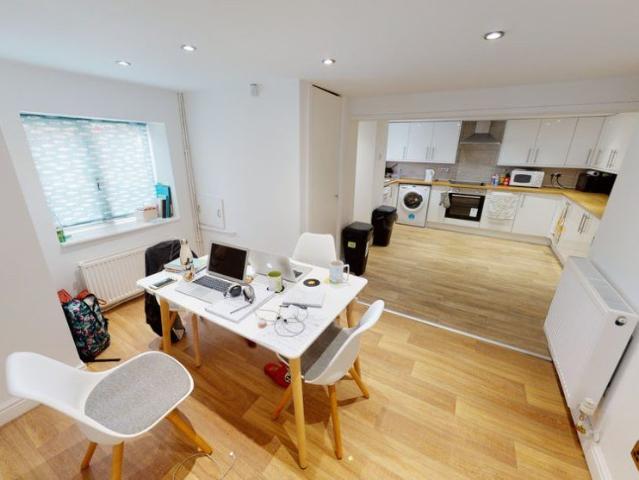 House for rent in Beckett Park, Headingley