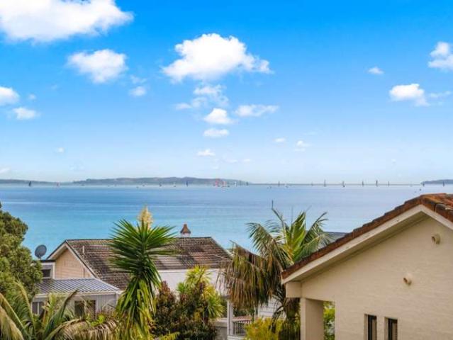 House for sale in Narrow Neck