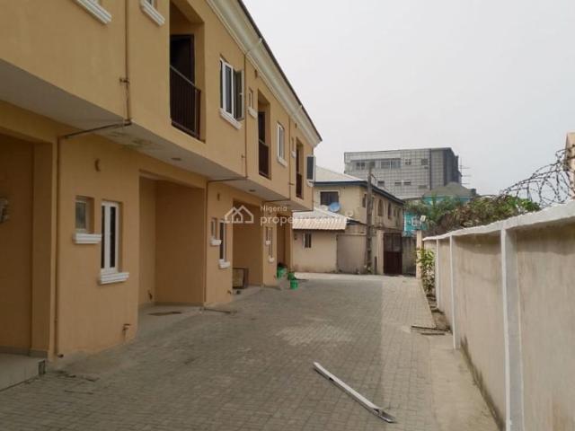 Detached house for sale in Eti Osa, Abuja